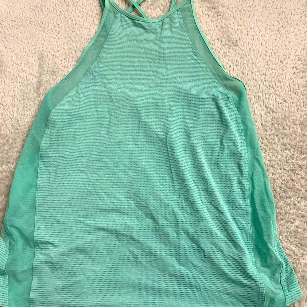 Lululemon tank